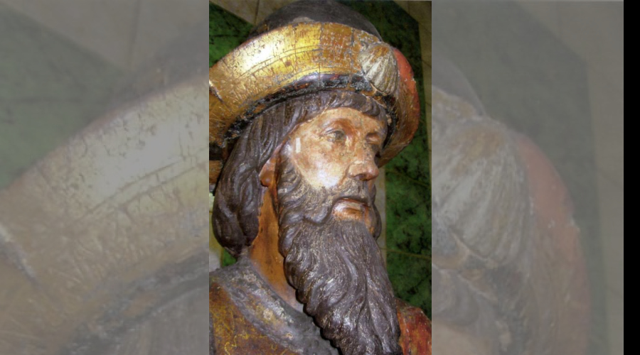 Statue en bois polychrome de Saint Jacques barbu avec une coquille Saint Jacque susr son chapeau
