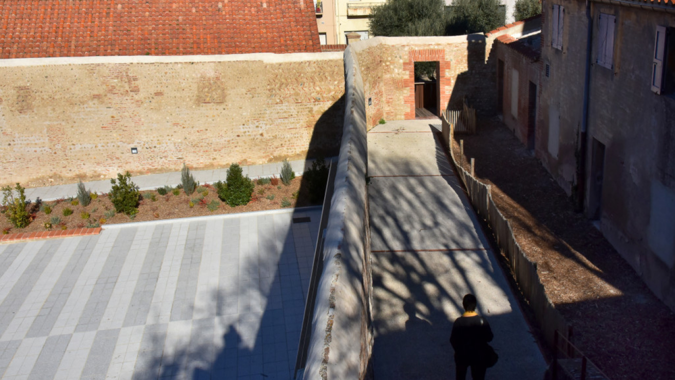 Parcours entre rue Rabelais et jardin de l’évêché.Rampe empruntée par les chevaux pour descendre à l’atelier du maréchal-ferrant