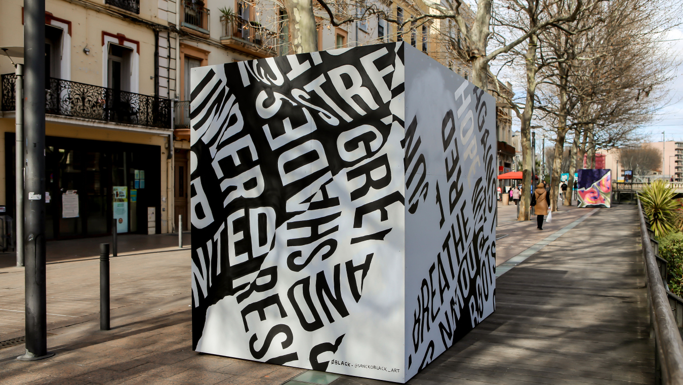 OUTOFTHE.BLACK / Quai Vauban (milieu)