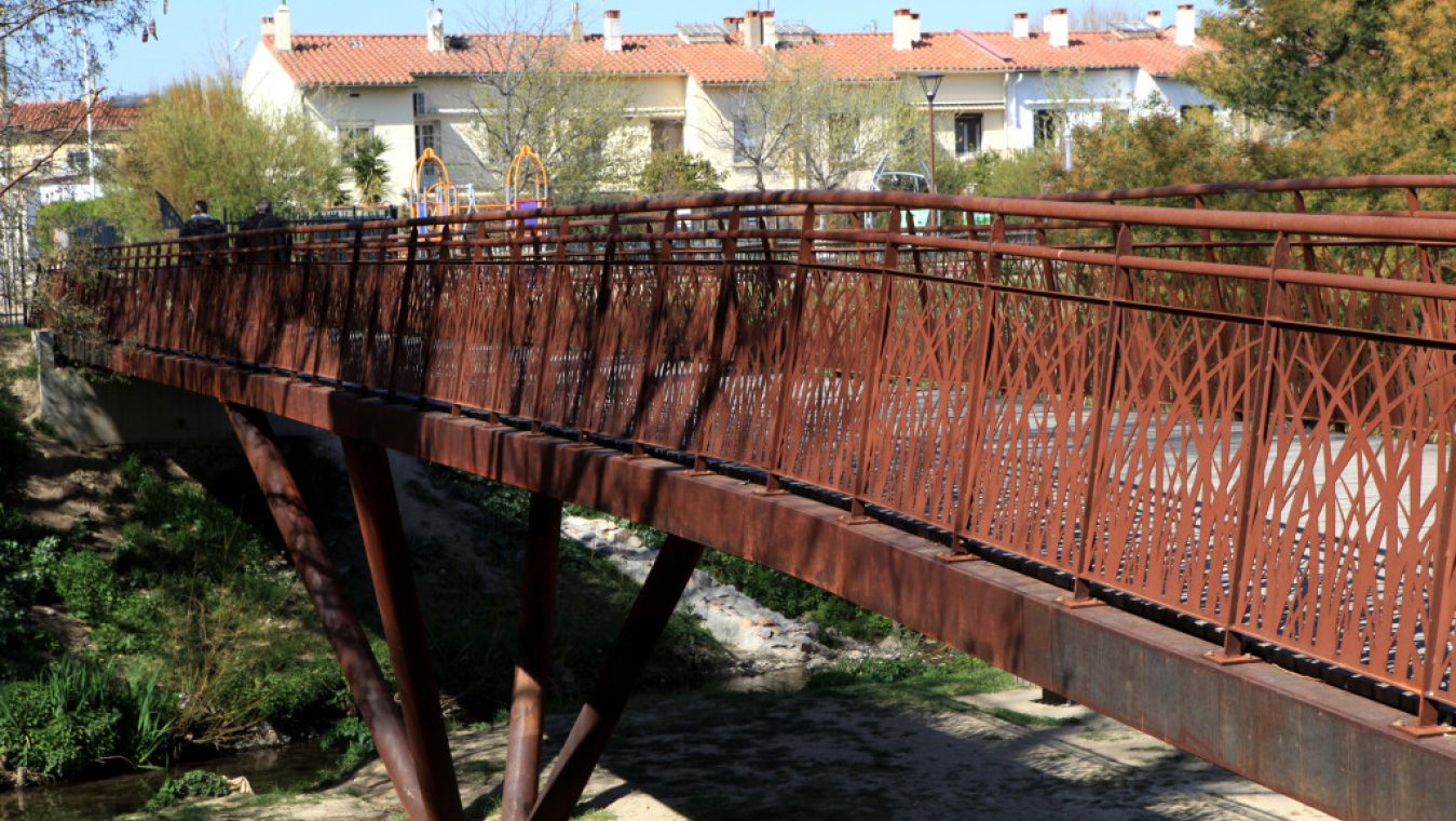Passerelle sur la Basse