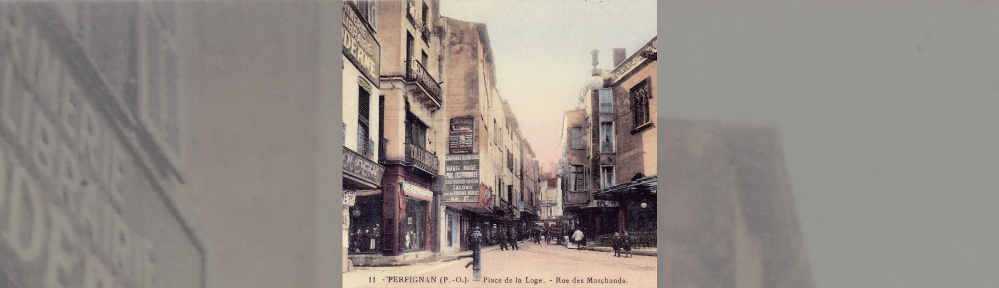 Les étages sont en encorbellement sur la rue 